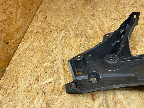 Fram höger skärm fäste Volvo S90 V90 image 9