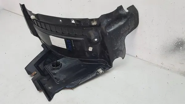 Audi OE 4G0853888J lower wheel arch image 2