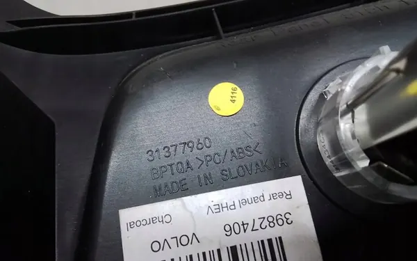 Isqueiro Volvo XC90 II OEM 31377960 - Usado image 4