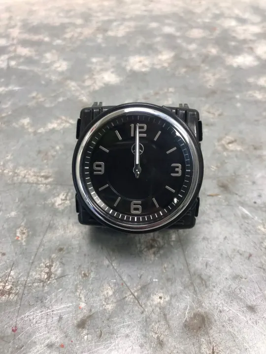 Begagnad Analog Klocka OEM A2138272000 för Mercedes W213 image 2