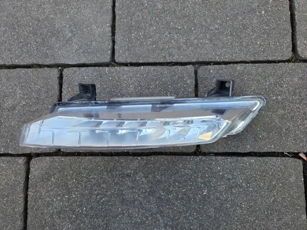 Renault Clio IV Lift LED DRL Esquerdo OEM 266051034R image 3