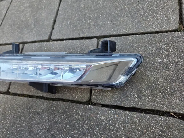 Renault Clio IV Lift LED DRL Esquerdo OEM 266051034R image 4