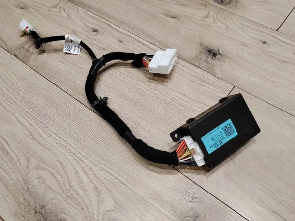 Kia Rio 2020 Controllers OEM 88540H8000 Gebruikt image 3