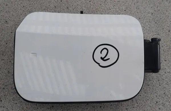 Fiat Grande Panda polttoainelippa OEM 12WEGGY22 image 2