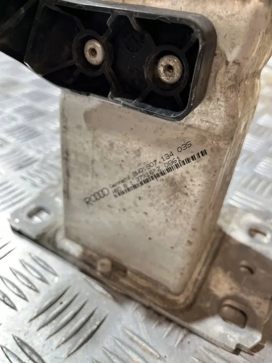 Audi OE 8W0807134 Puskimen tuki image 2