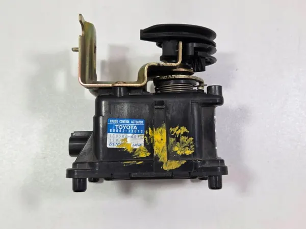Módulo control crucero Toyota Camry OEM 8800233010 image 2