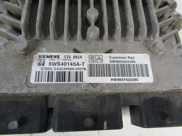 Unidade Controlo Motor Peugeot 307 5WS40145A 2.0HDI 90CV image 6