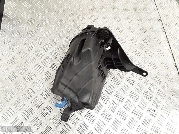 BMW 5 F10 Laajennussäiliö OEM 17137647283 Käytetty image 4