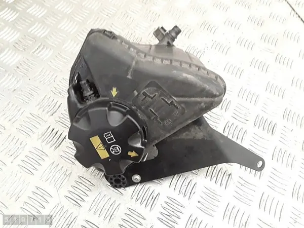 BMW 5 F10 Laajennussäiliö OEM 17137647283 Käytetty image 6