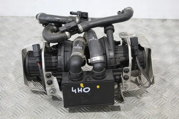 Bomba de aire OEM 4H0131837A para Audi - Usada image 2