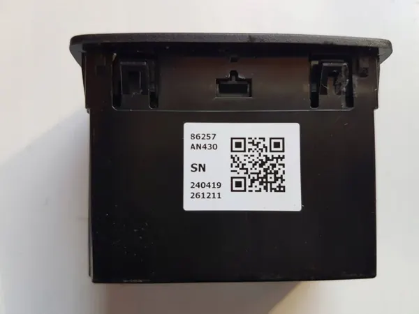 Subaru Ascent USB-Anschluss OEM 86257AN430 - Gebraucht image 4
