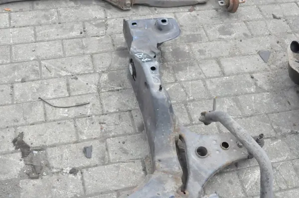 Traverse Mercedes Classe A W169 OEM A1696200687 image 10