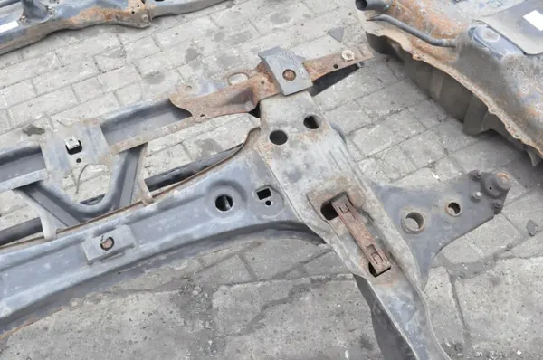 Traverse Mercedes Classe A W169 OEM A1696200687 image 8