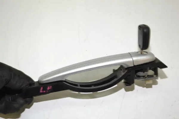 PEUGEOT 307 Framvänster Dörrhandtag OEM 3D image 3
