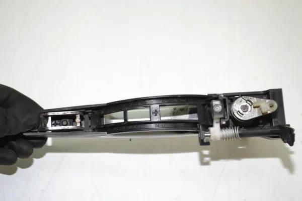 PEUGEOT 307 Framvänster Dörrhandtag OEM 3D image 5