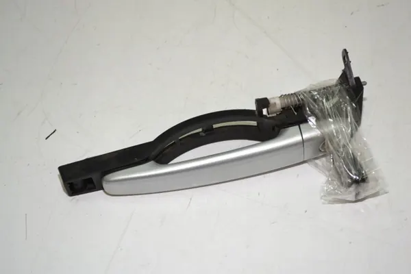 PEUGEOT 307 Framvänster Dörrhandtag OEM 3D image 9