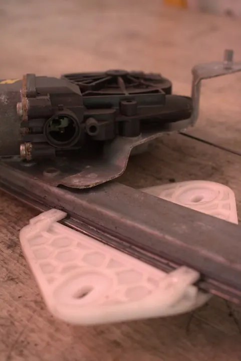 Mecanismo de janela dianteira esquerda Dacia Logan I 8200901099 image 3