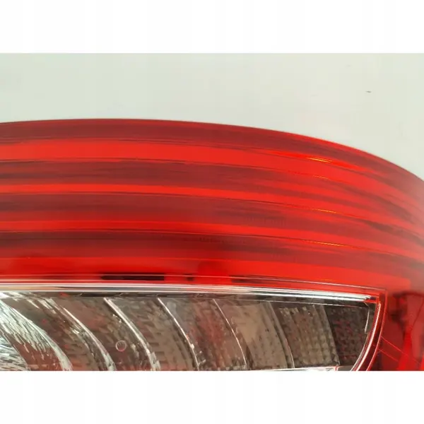 Conjunto de luz trasera izquierda Skoda image 3