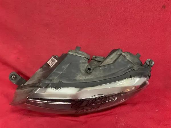 Farol Esquerdo Skoda Rapid 5JB941017 image 4