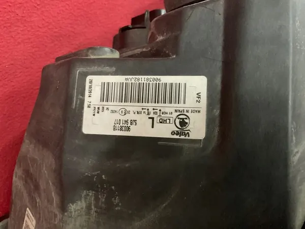 Farol Esquerdo Skoda Rapid 5JB941017 image 5