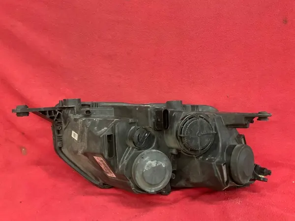 Farol Esquerdo Skoda Rapid 5JB941017 image 6