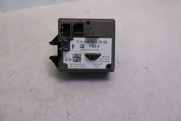 Interrupteur Start-Stop OEM A2469057503 Mercedes GLA image 3