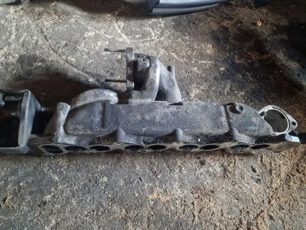 Colector de admisión usado OEM 2838127450 para Hyundai Santa Fe II image 4