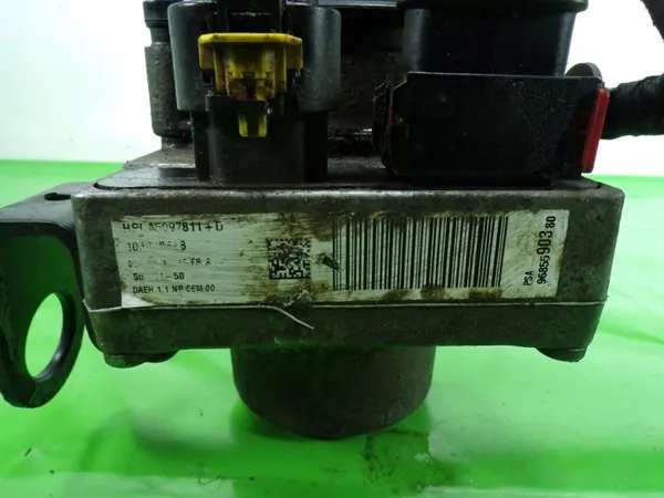Citroen C4 Elservopump OEM 9685590380 image 5