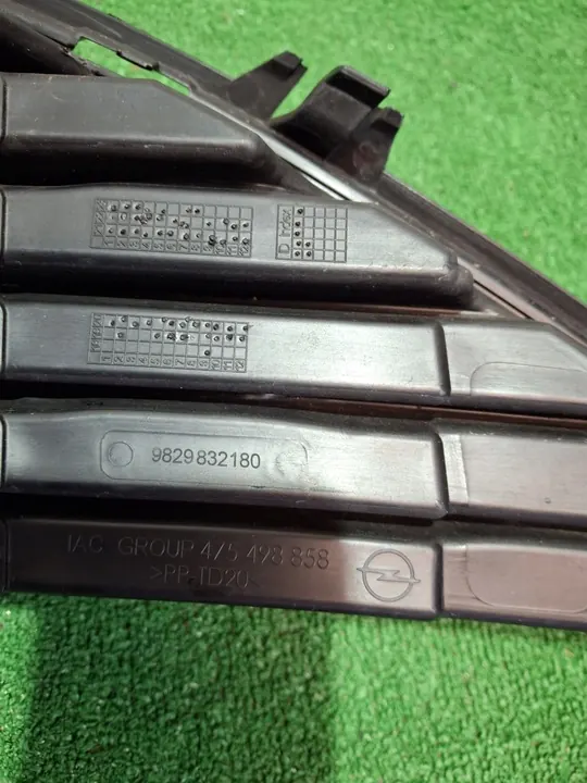 Rejilla de parachoques delantero Opel Corsa F image 7