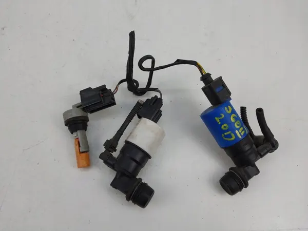 Pompe lave-glace OEM 9659757080 pour Volvo S60 II image 2