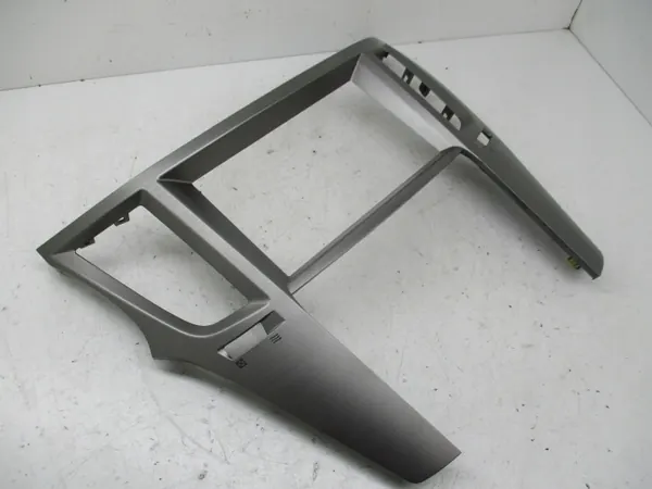 Garniture console radio Subaru Legacy 09-14 OEM image 3