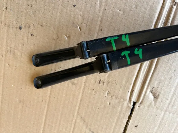 Links Rechts Ruitenwisserarm Volkswagen Transporter T4 96-03 image 2