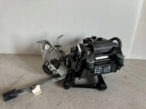 OEM M8E2-3B484-AB Luftfjädringskompressor för Range Rover image 2