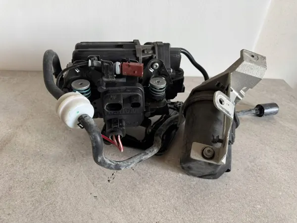 OEM M8E2-3B484-AB Luftfjädringskompressor för Range Rover image 3