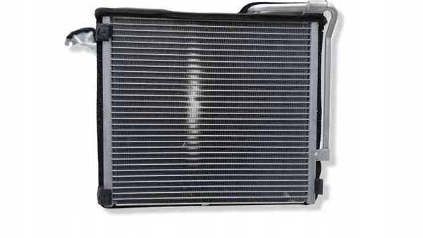 Tesla Model Y 2023 airco verdamper OEM AMD228628 image 6