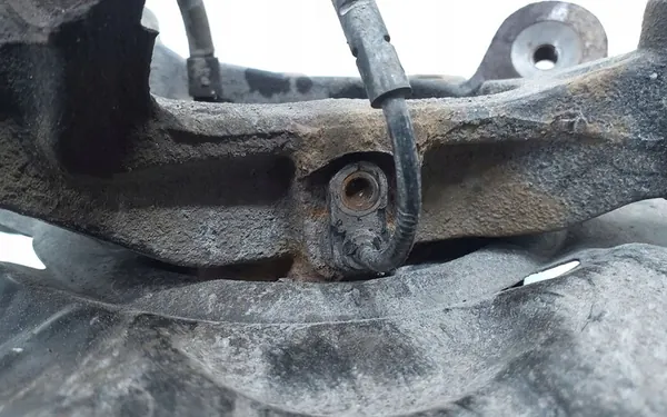 2011 BMW 1 F20 F21 Mozzo posteriore 031011T image 9