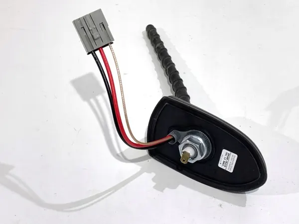 OEM 89400-35210-antenni SsangYong Tivolille image 3