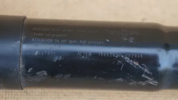 VOLVO V60 18- Baklucka Stötdämpare 32357571 OEM image 2