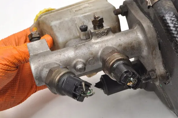 Volvo Jarruvahvistin OEM 30665453 S60 V70 S80 XC70 XC90 image 6