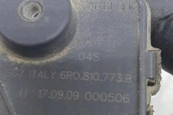 Bränsletanklock VW POLO 1.6L Diesel 2010 OEM 6R0810773B image 3