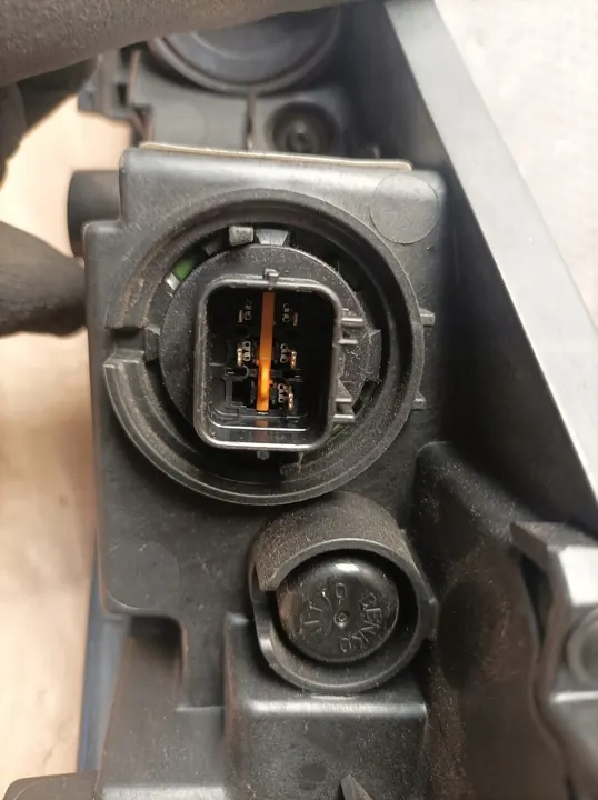 HYUNDAI KONA RIGHT FRONT DRL LIGHT 92208J9000 image 6