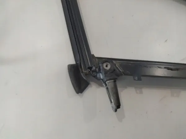 Audi A6 C6 Front links Türglasrahmen OEM 4F0837629 image 3