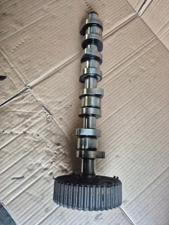 Árvore de cames VW Golf V 1.9 OEM 038109111E - Usado image 2