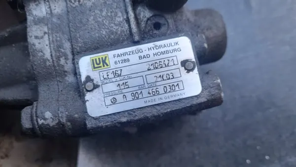 Pompe de direction assistée OEM A9014660301 Mercedes image 3