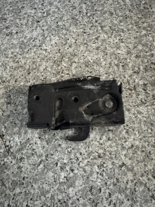 Rechter Motorkapslot OEM ZAMEK MASKI PRAWY VOLVO XC60 II image 4