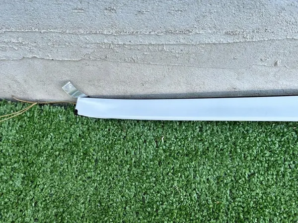 Aileron de coffre arrière gauche OEM 5G6805945D Golf VII image 3