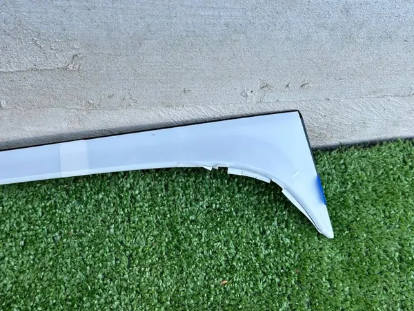 Aileron de coffre arrière gauche OEM 5G6805945D Golf VII image 4