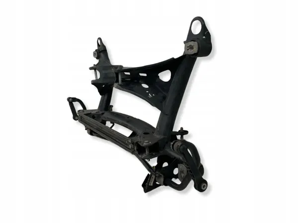 Volvo XC40 2021 Travessa traseira OEM 32246360 image 3