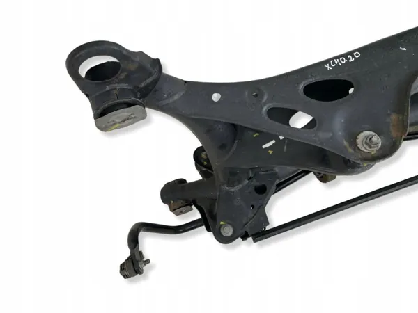 Volvo XC40 2021 Travessa traseira OEM 32246360 image 5