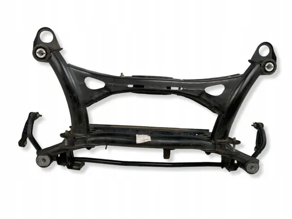 Volvo XC40 2021 Travessa traseira OEM 32246360 image 7